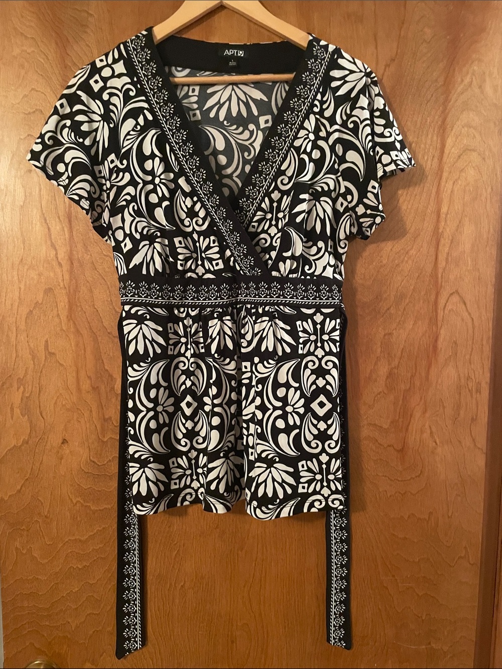Apt. 9 Black & Cream Surplice Wrap Top, Large